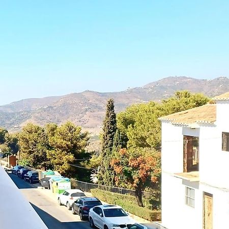 Limerencia: Tu Hogar En Este Blanco Pueblo フリヒリアナ エクステリア 写真