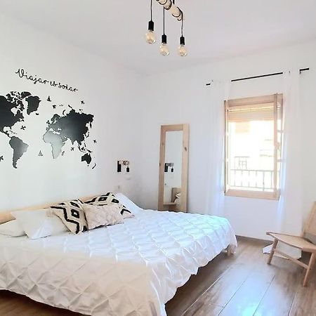 Limerencia: Tu Hogar En Este Blanco Pueblo フリヒリアナ エクステリア 写真