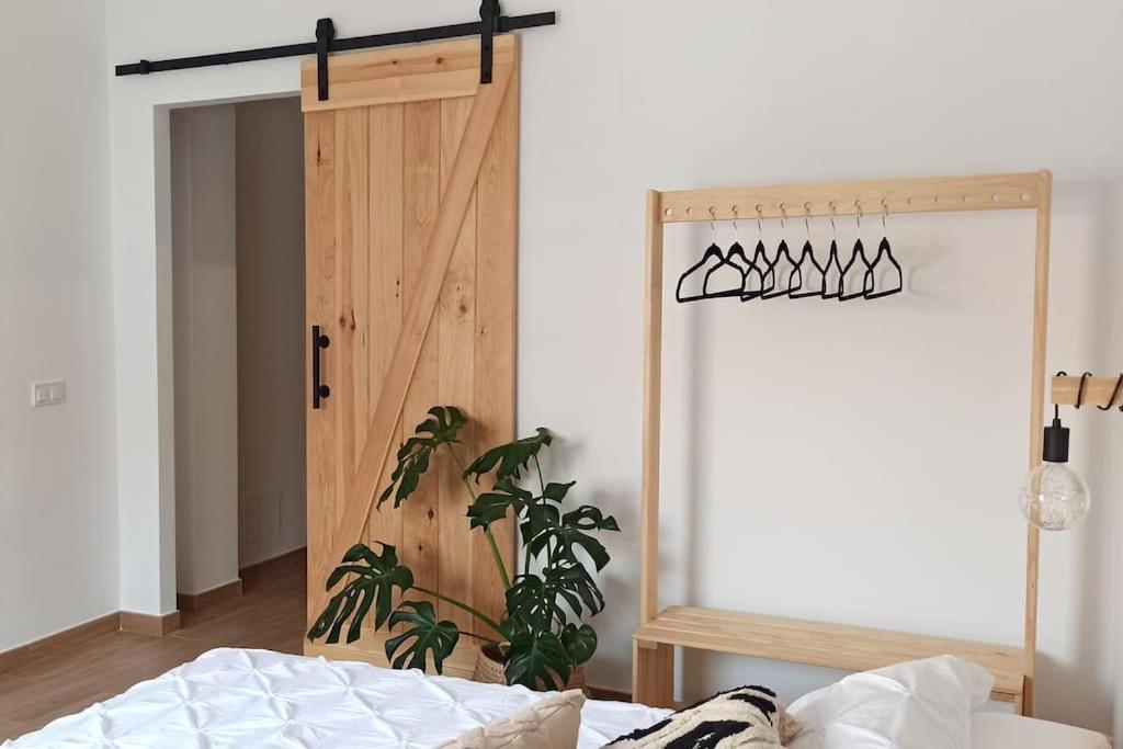 Limerencia: Tu Hogar En Este Blanco Pueblo フリヒリアナ エクステリア 写真